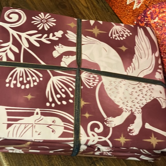 NEW Pottery Barn Harry Potter Patronus King Duvet Cover Burgundy (Last One) - Picture 3 of 3